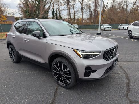 New 2026 Volvo XC40 B5 Ultra w/ Protection Package Premier image 2