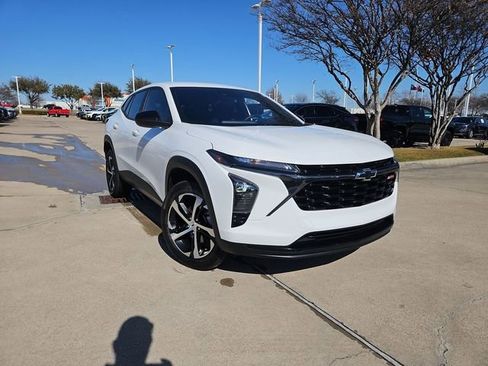 Used 2024 Chevrolet Trax RS image 1