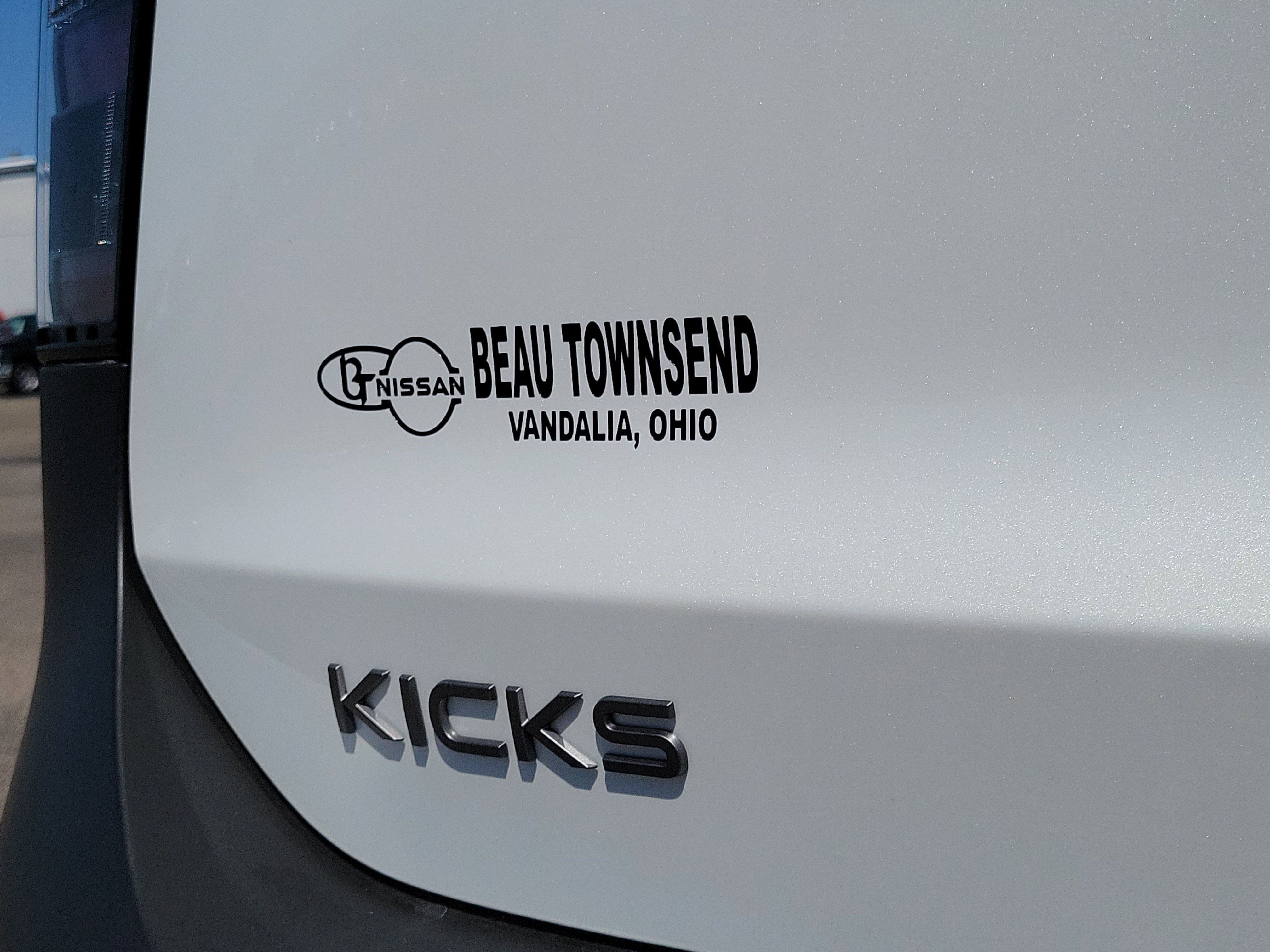 Used 2025 Nissan Kicks SR AWD/4WD image 6