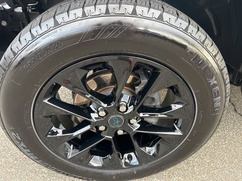 Used 2024 Jeep Wrangler Unlimited Sahara image 11