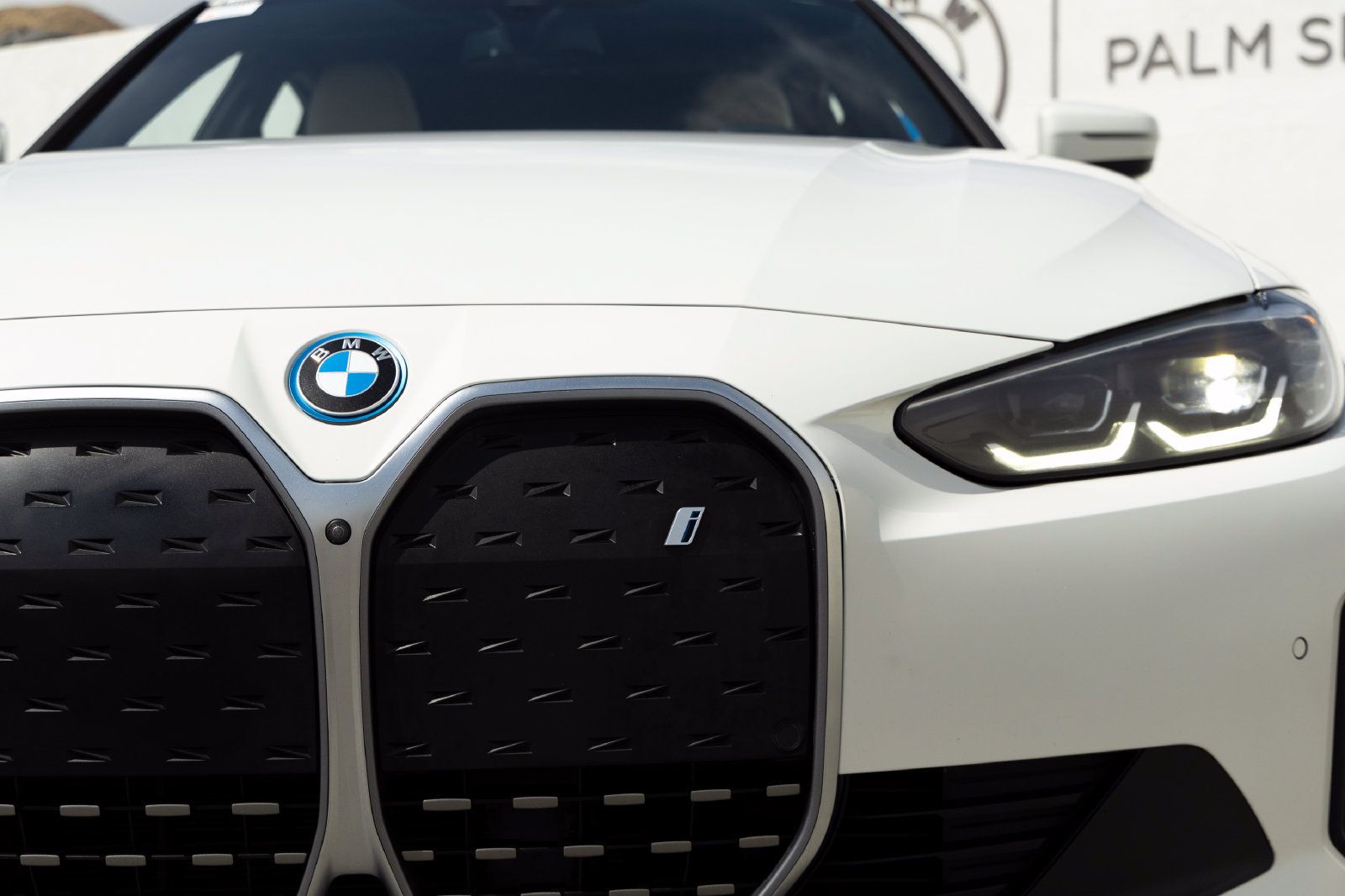 Used 2023 BMW i4 eDrive40 w/ Premium Package RWD image 9