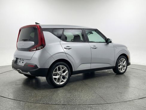 Used 2025 Kia Soul LX w/ LX Technology Package image 9