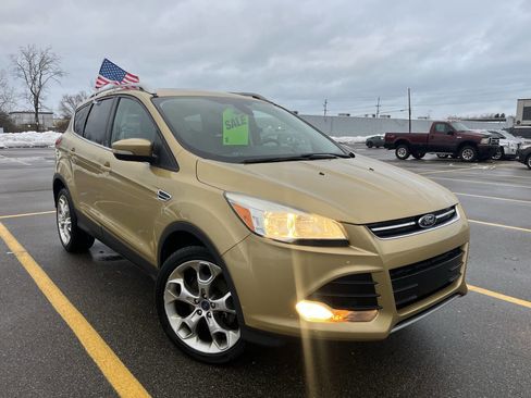 Used 2014 Ford Escape Titanium image 3