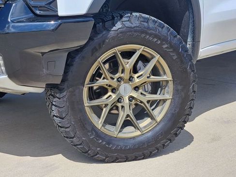 Used 2022 Chevrolet Silverado 1500 ZR2 w/ Technology Package image 7