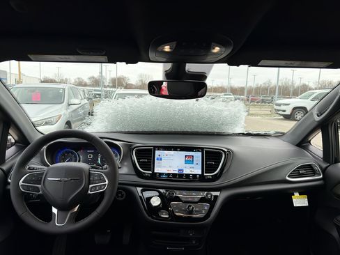 New 2026 Chrysler Pacifica Select image 29