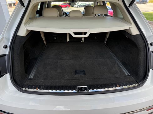 Used 2020 Bentley Bentayga image 26