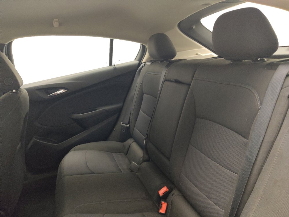 Used 2018 Chevrolet Cruze LT FWD image 18