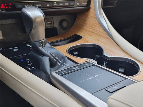 Certified 2022 Lexus RX 450hL AWD w/ Premium Package image 14
