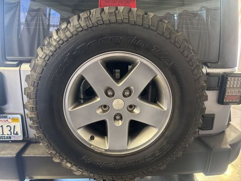 Used 2013 Jeep Wrangler Unlimited Sport w/ Connectivity Group image 12