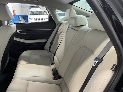 Used 2025 Hyundai Sonata Limited FWD image 18
