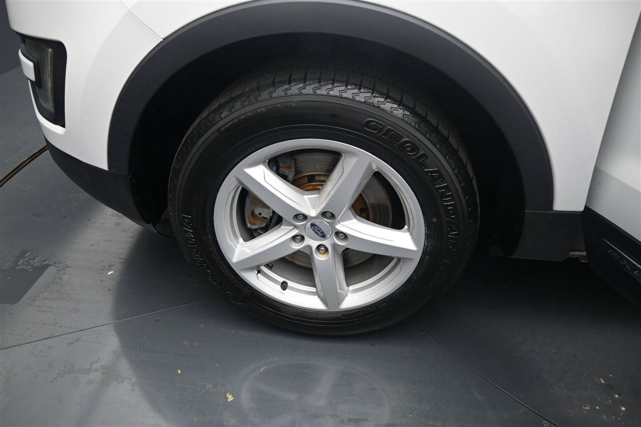 Used 2016 Ford Explorer XLT AWD/4WD image 17
