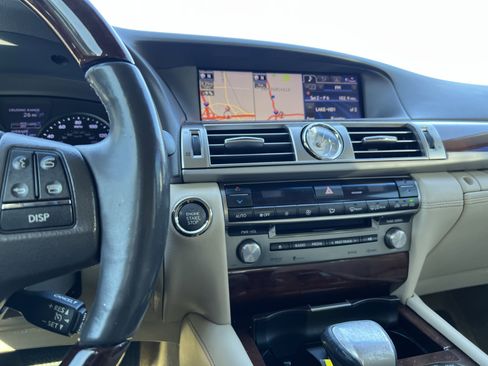 Used 2014 Lexus LS 460 image 32