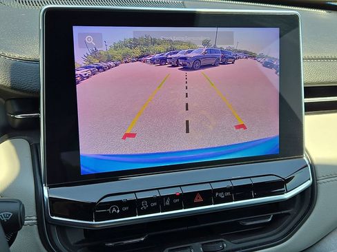Certified 2024 Jeep Compass Limited AWD/4WD image 17