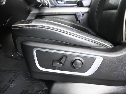 Used 2022 RAM 1500 Laramie AWD/4WD image 22