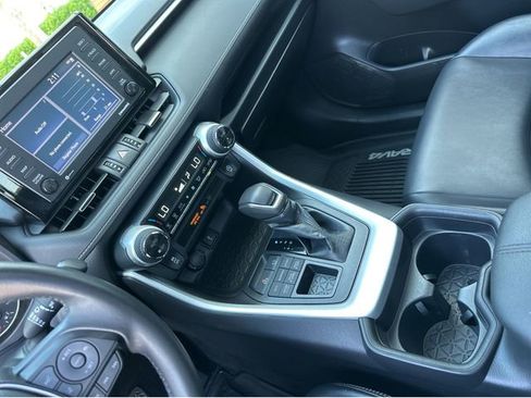 Used 2020 Toyota RAV4 XLE Premium w/ All Weather Liner Package image 32