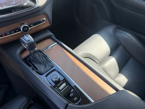 Used 2016 Volvo XC90 T6 Inscription w/ Vision Package AWD/4WD image 21