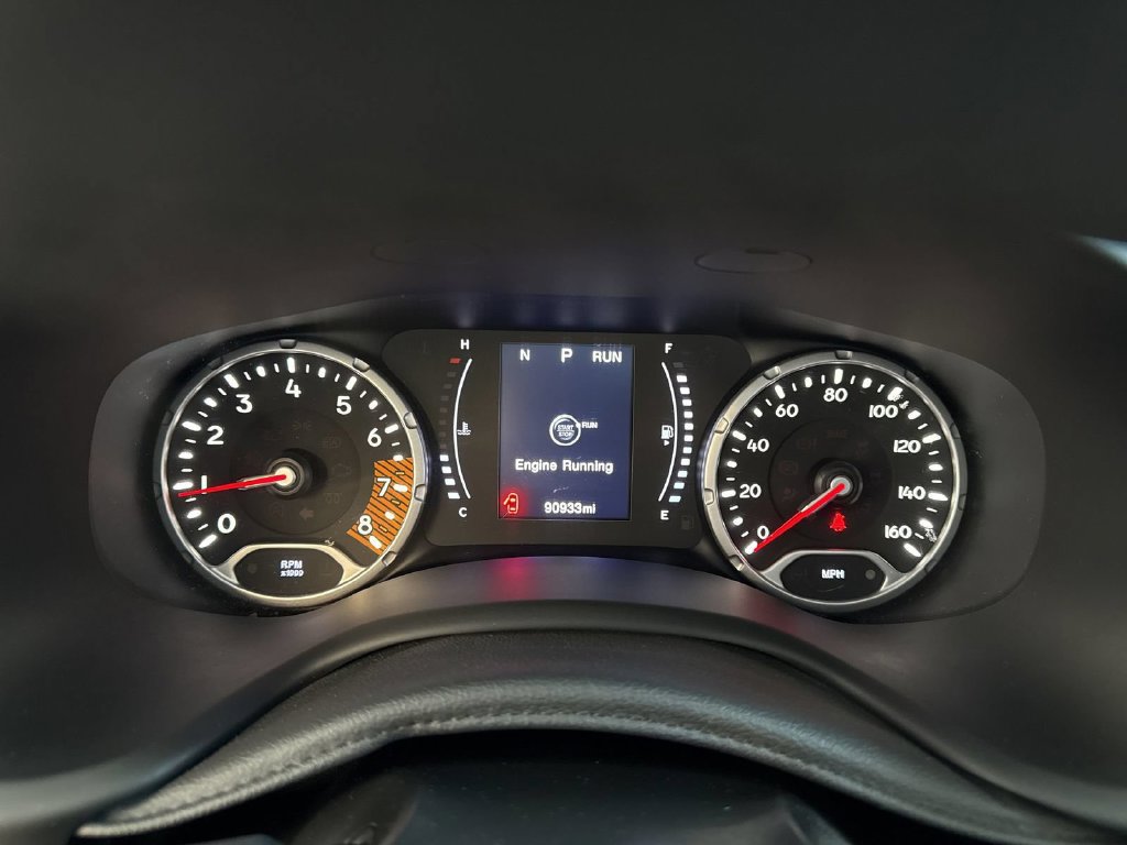 Used 2019 Jeep Renegade Latitude AWD/4WD image 15