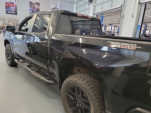 Used 2021 Chevrolet Silverado 1500 Custom Trail Boss AWD/4WD image 9
