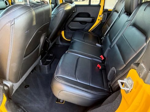 Used 2019 Jeep Wrangler Unlimited Sahara AWD/4WD image 39
