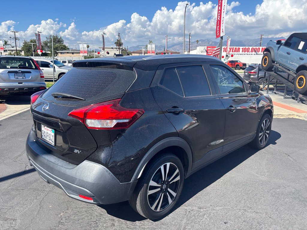 Used 2019 Nissan Kicks SV FWD image 4