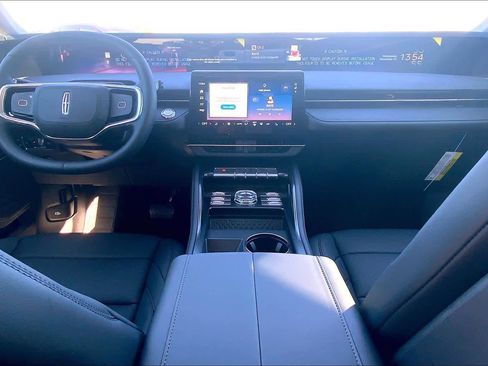 New 2026 Lincoln Nautilus Premier image 5