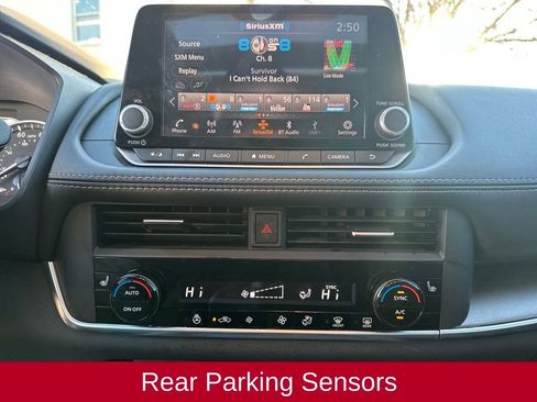 Used 2023 Nissan Rogue SV w/ SV Premium B Package image 16