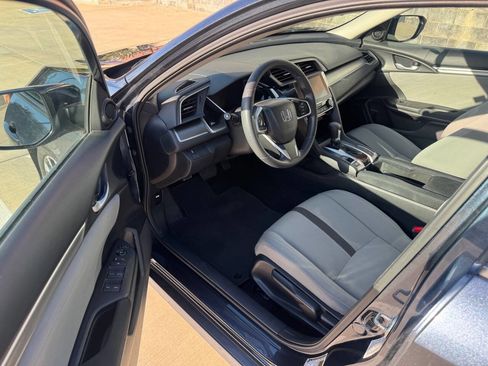 Used 2018 Honda Civic EX image 8