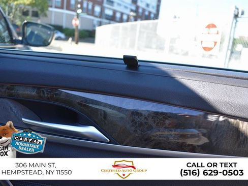 Used 2023 BMW 530e xDrive w/ Premium Package image 27