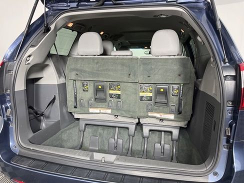 Used 2016 Toyota Sienna XLE image 20