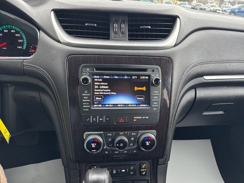 Used 2017 Chevrolet Traverse LT w/ Graphite Special Edition image 27