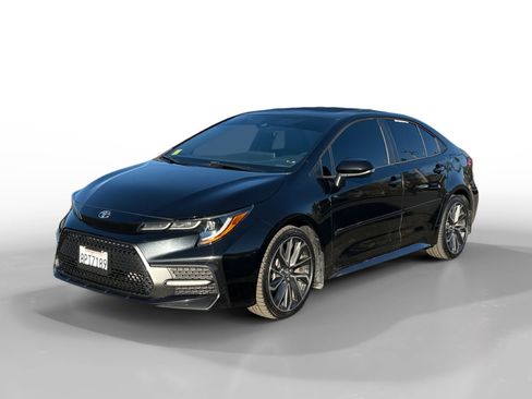 Used 2020 Toyota Corolla XSE image 1