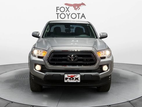 Used 2021 Toyota Tacoma SR5 AWD/4WD image 9