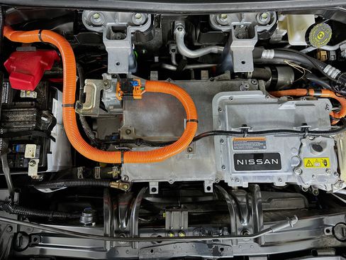 Used 2023 Nissan Ariya FWD image 33