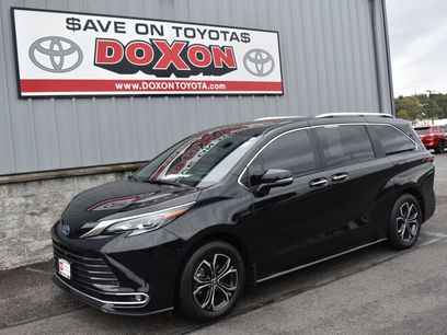 Certified 2025 Toyota Sienna Platinum