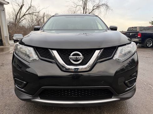Used 2016 Nissan Rogue SV w/ SV Premium Package image 2