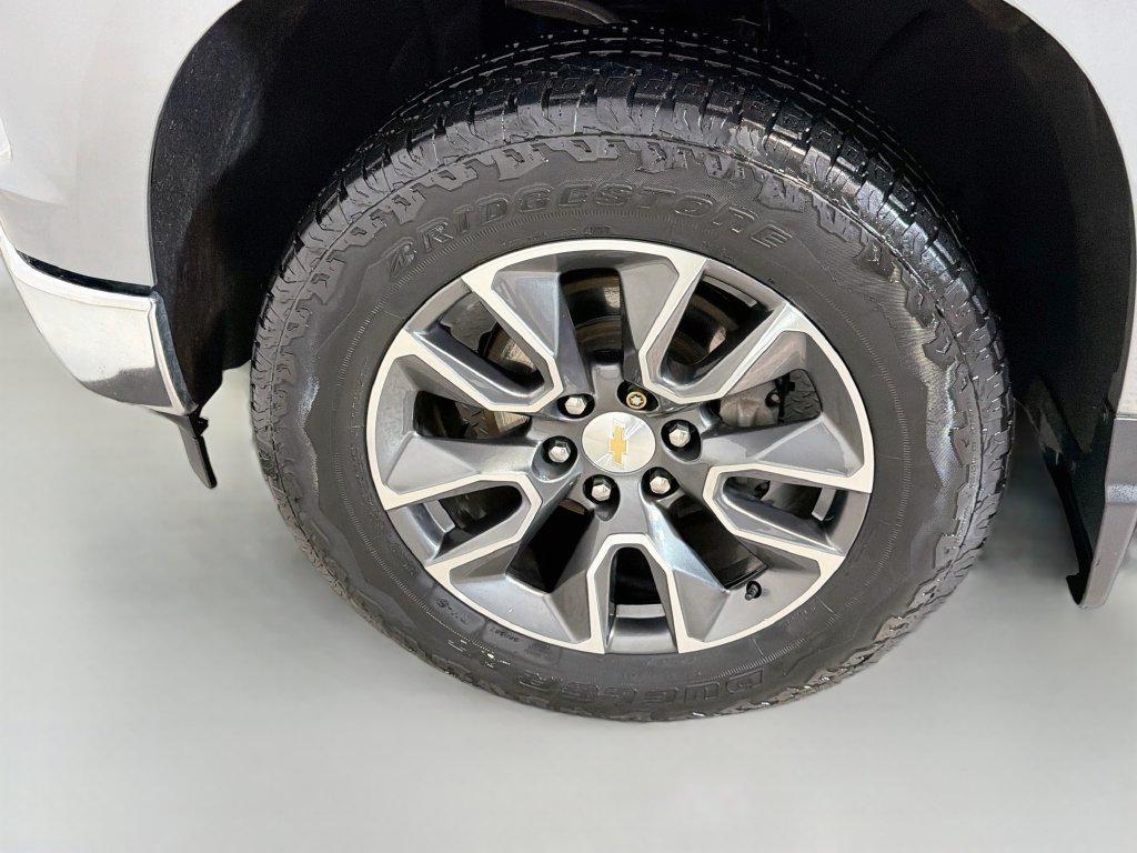 Used 2023 Chevrolet Silverado 1500 LT AWD/4WD image 28
