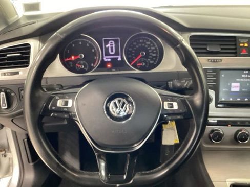 Used 2017 Volkswagen Golf S FWD image 9