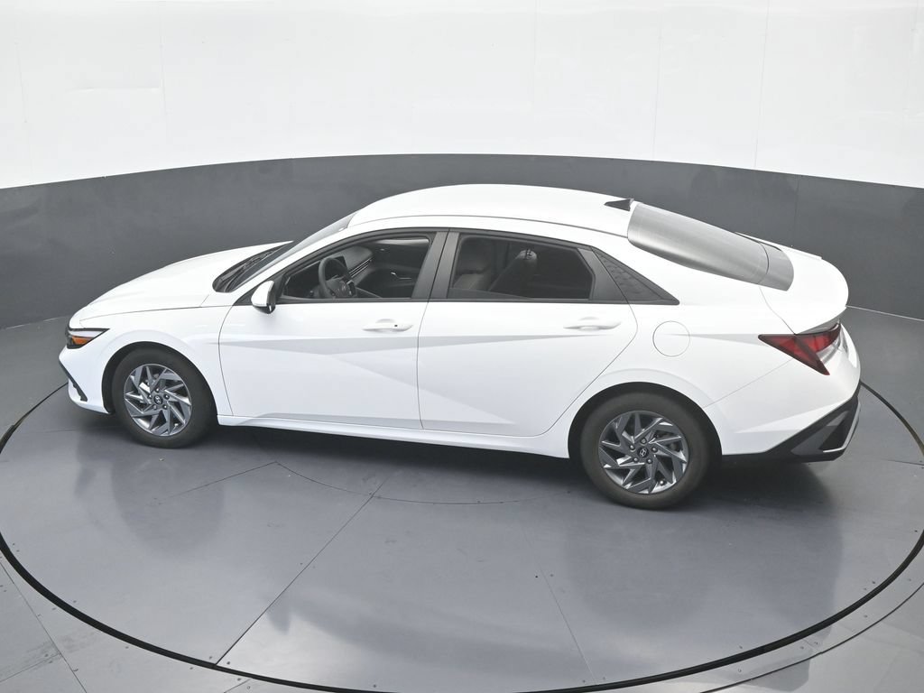 Used 2024 Hyundai Elantra SEL FWD image 48