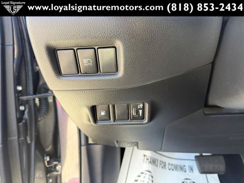 Used 2020 Toyota C-HR XLE FWD image 18