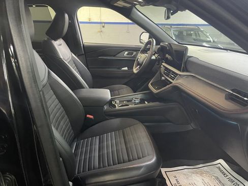 Used 2025 Ford Explorer ST-Line w/ Premium Package AWD/4WD image 19