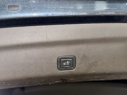 Used 2021 GMC Yukon SLT w/ SLT Luxury Plus Package RWD image 15