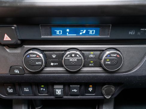 Used 2022 Toyota Tacoma TRD Sport w/ Technology Package RWD image 22