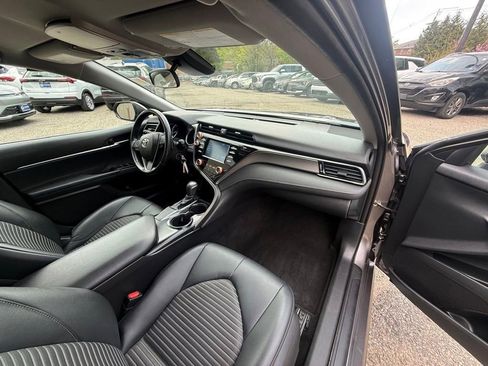 Used 2019 Toyota Camry SE w/ 4 Season Floor Mat Package FWD image 21