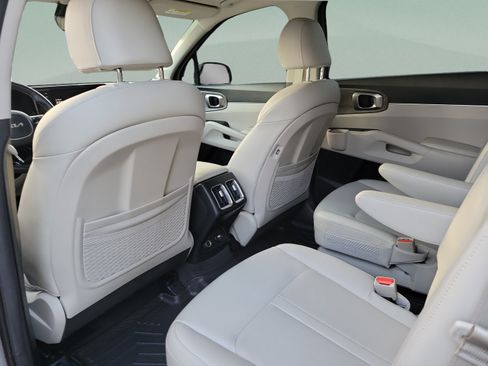 Certified 2023 Kia Sorento X-Line EX AWD/4WD image 6