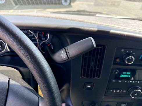 Used 2025 GMC Savana 2500 RWD image 17