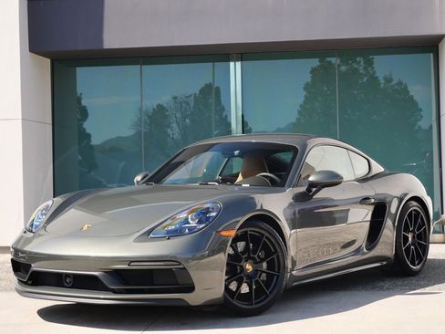 Used 2024 Porsche 718 Cayman GTS image 3