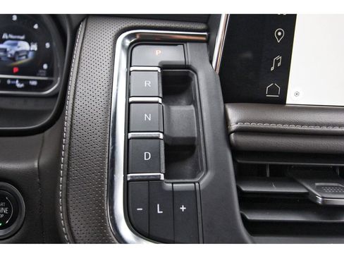 Used 2023 GMC Yukon XL SLT image 24