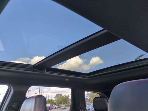 Used 2017 Jeep Grand Cherokee Trailhawk w/ Trailhawk Luxury Group image 19