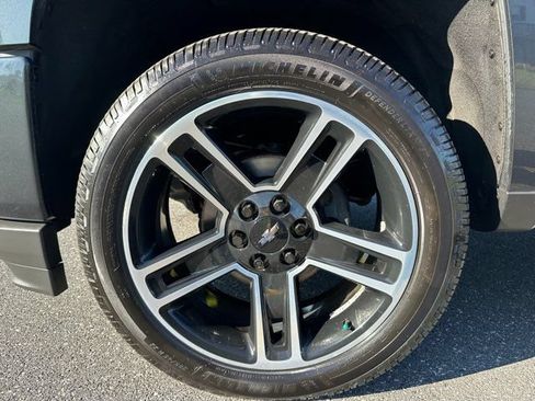 Used 2018 Chevrolet Silverado 1500 LT w/ LPO, Black Pack AWD/4WD image 32