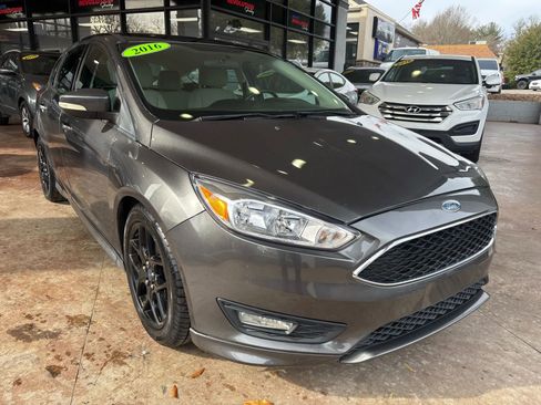 Used 2016 Ford Focus SE w/ SE Sport Package image 1